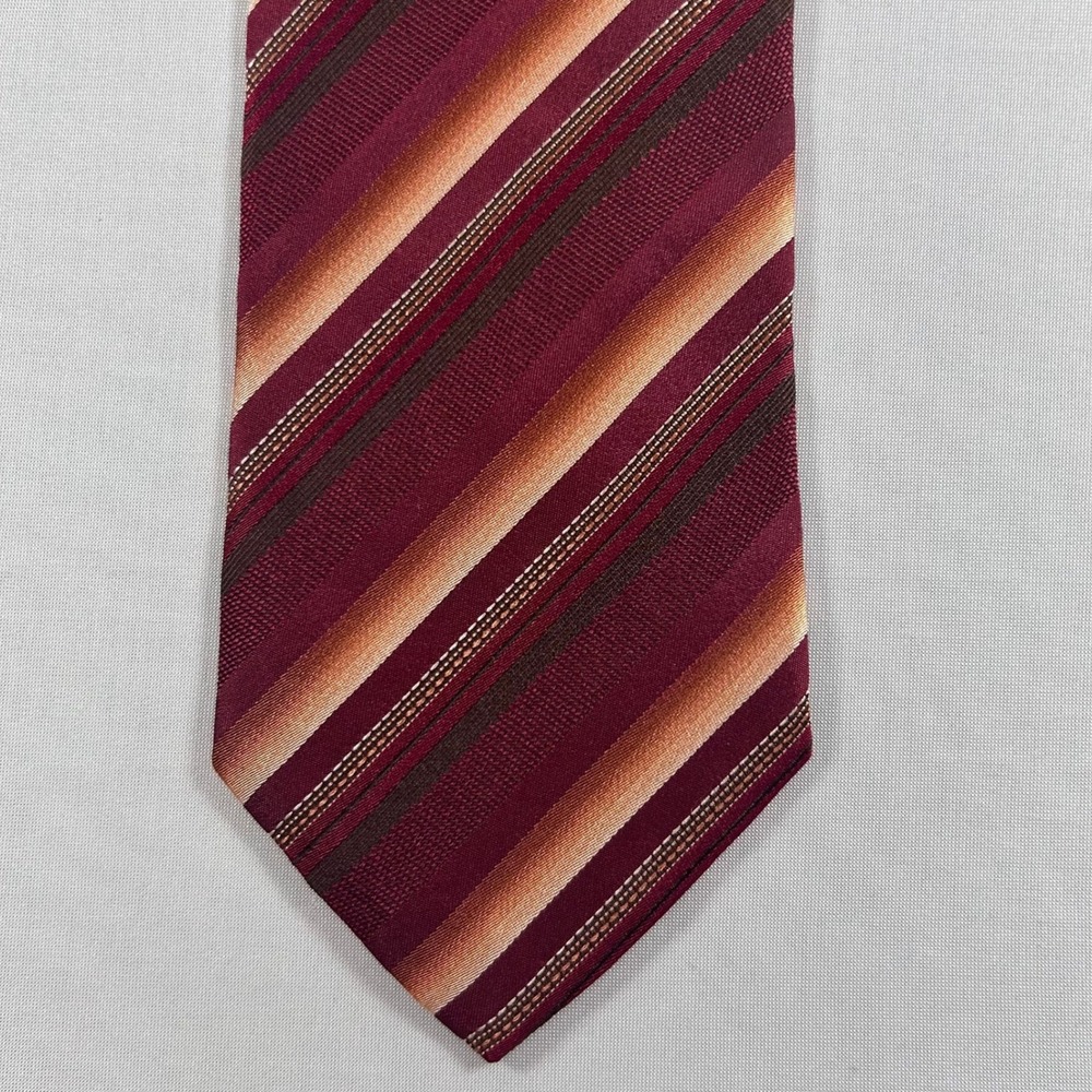 Hugo Boss Necktie Men Burgundy Striped 100% Silk Made in Italy Business Designer